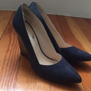 Navy wedges